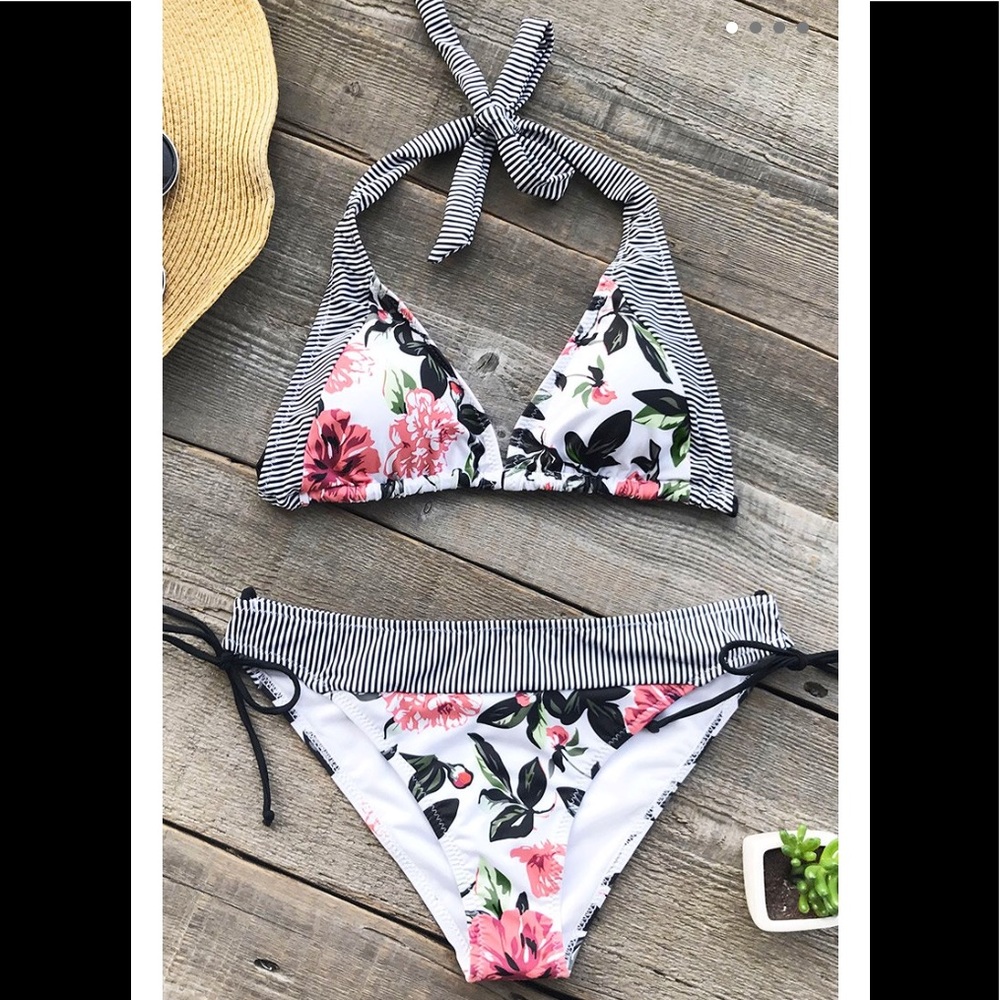 Cupshe Fall in Love Print Bikini Set